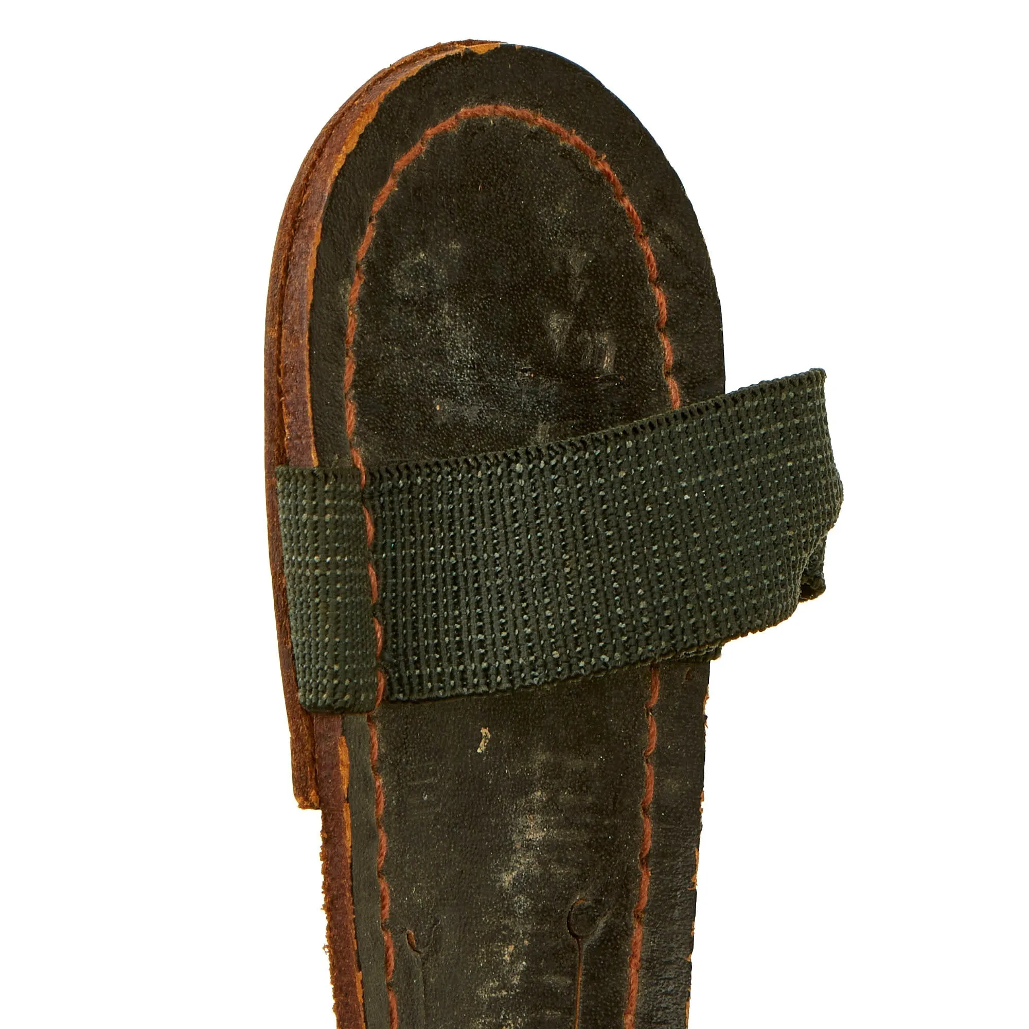 Original British Korean War Era 3rd Pattern Fairbairn Sykes Fighting Knife with Period Applied Parachute Regiment Badge and Scabbard